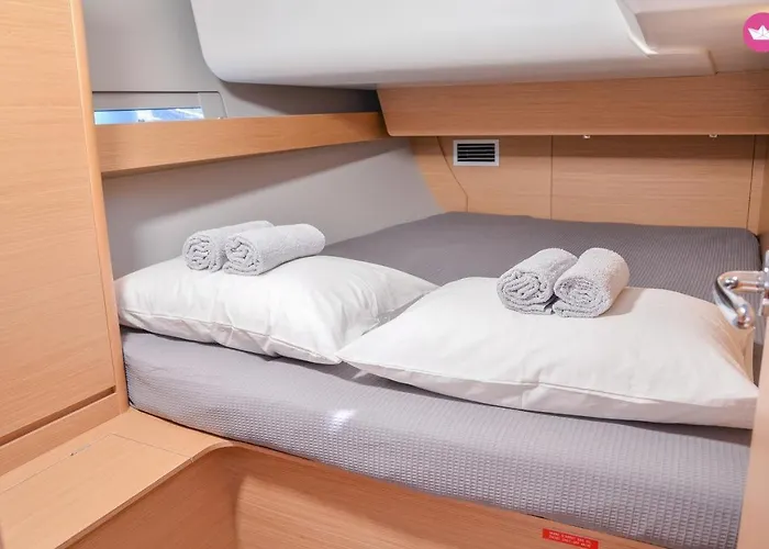 보트호텔 Rent A On A Sailing Yacht!