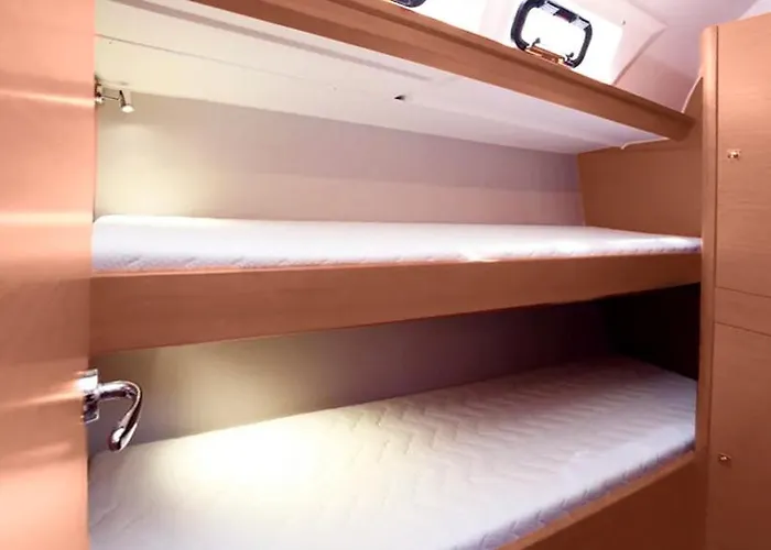 보트호텔 Rent A On A Sailing Yacht! 풀라